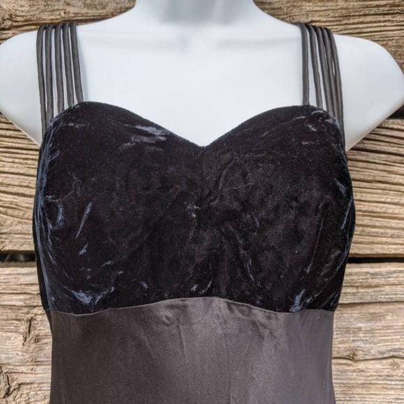 Vintage 1990s Black Velvet and Satin Gown by All That Jazz - Picture 3 of 6